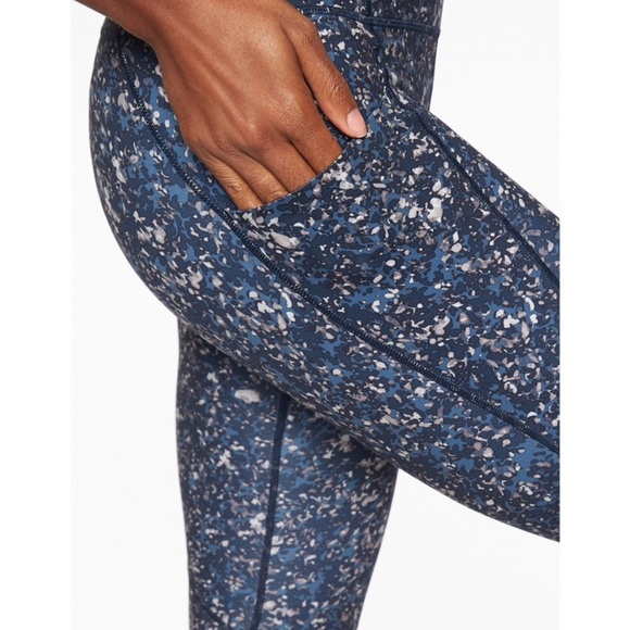 Athleta Sandstone Stash Pocket Salutation Leggings - Picture 2 of 8